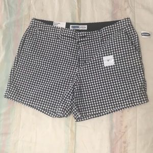 Old Navy Mid-Rise Gingham Midi Short